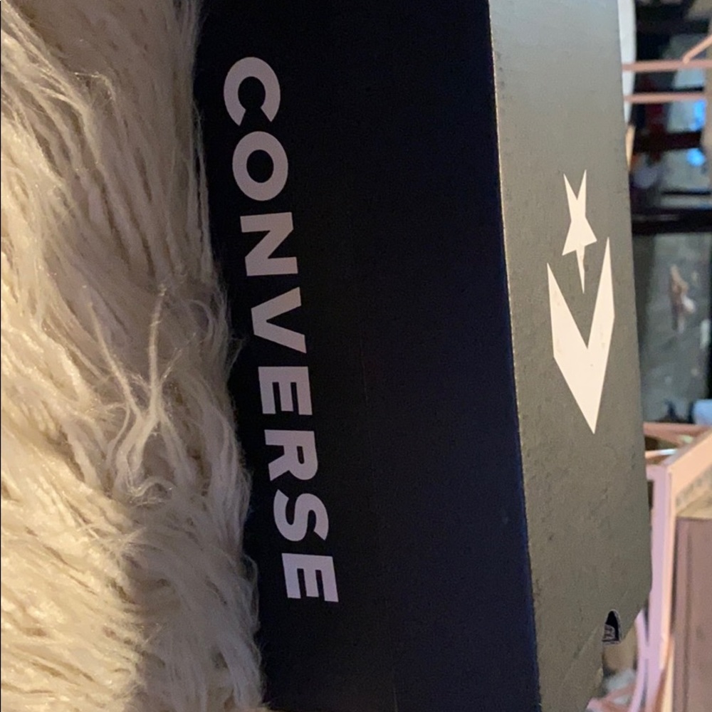 Girls converse